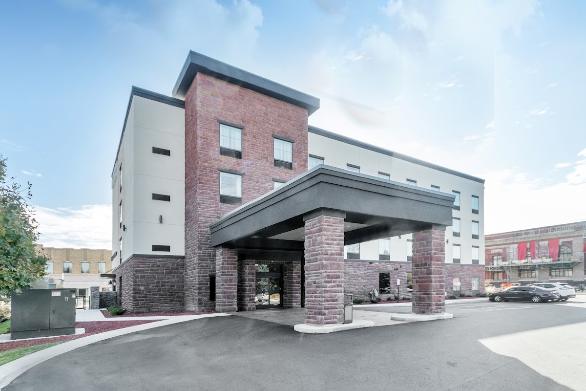 Cobblestone Hotel & Suites - Janesville