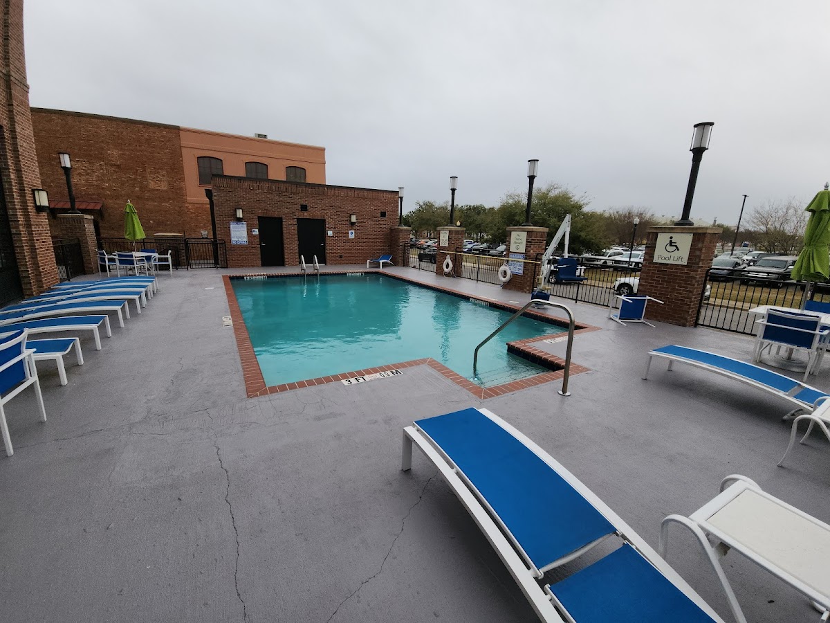 Holiday Inn Express Pensacola Downtown by IHG photo 3