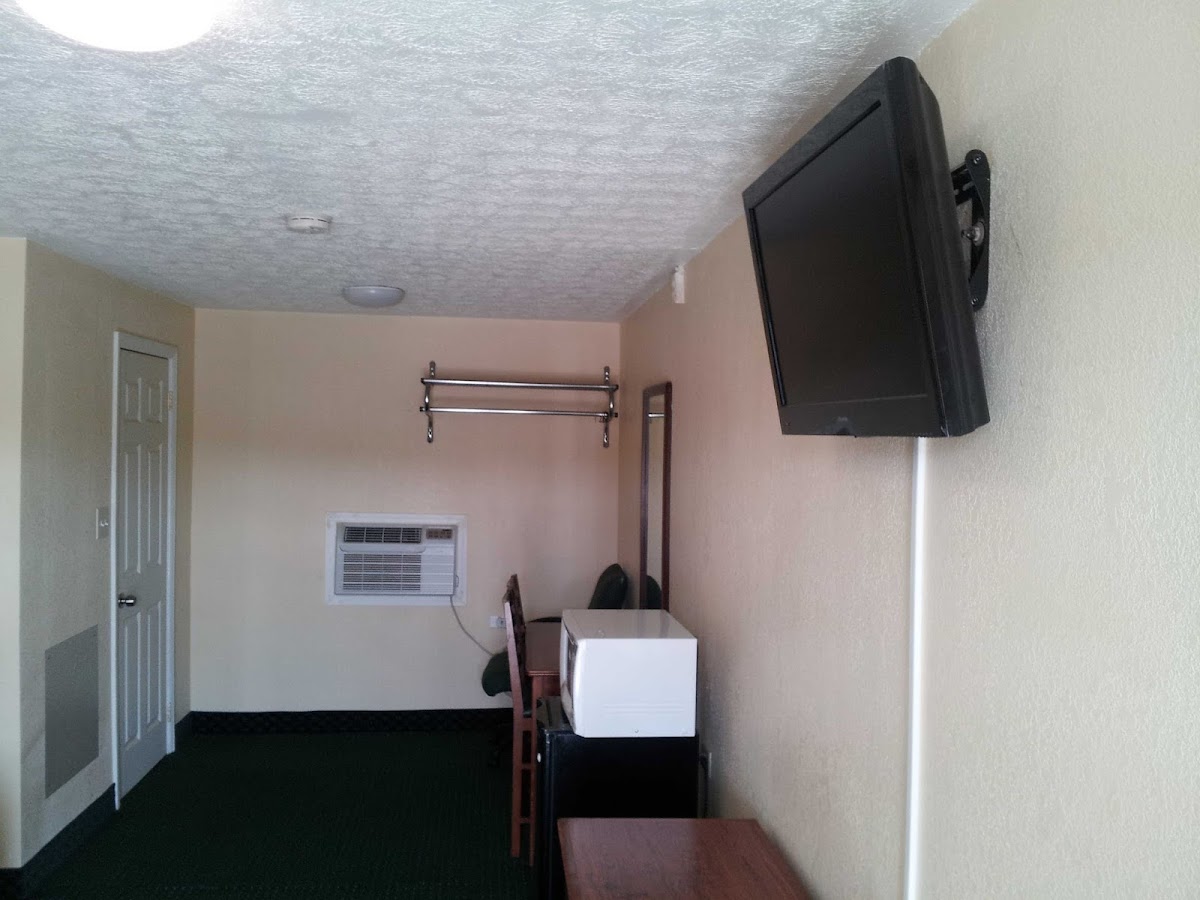 Airport Inn Budget Motel photo 3