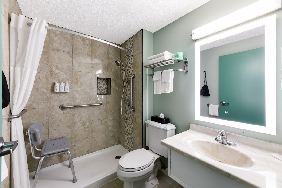 Red Lion Inn & Suites Liberty photo 3