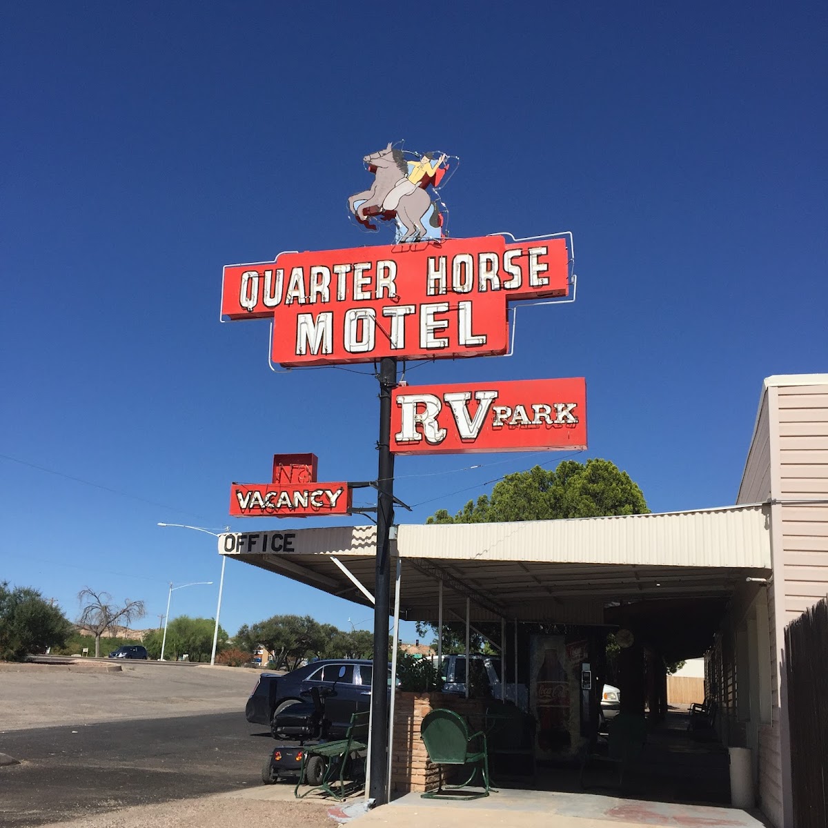 Quarter Horse Motel photo 3