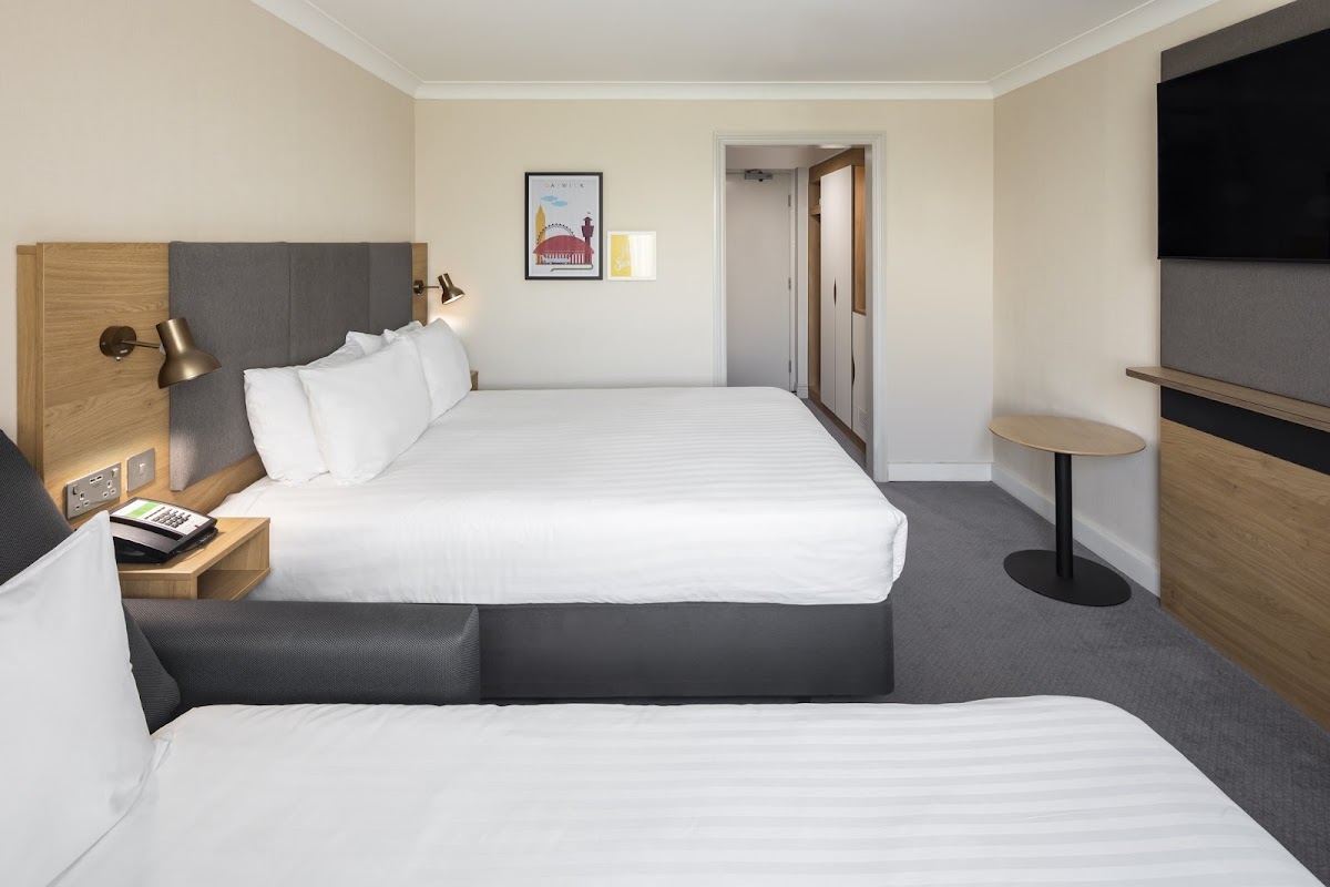Holiday Inn London - Gatwick Airport by IHG photo 2