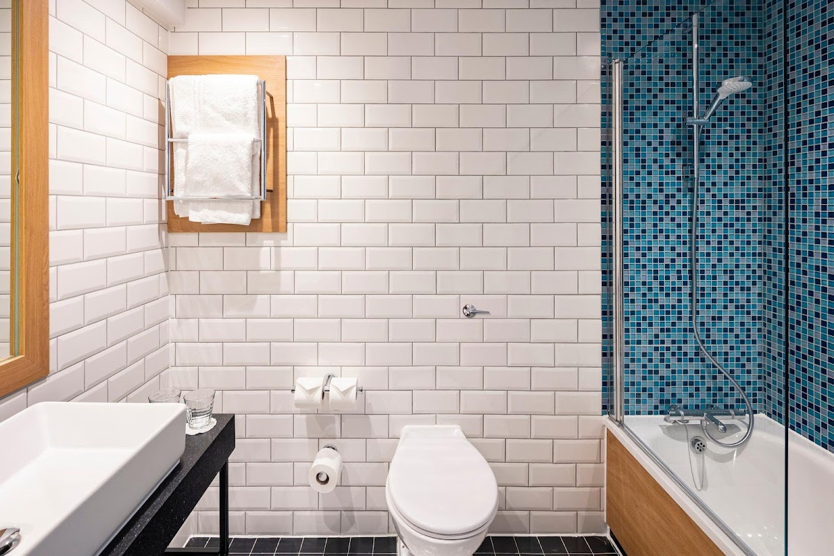 Holiday Inn London - Gatwick Airport by IHG photo 3