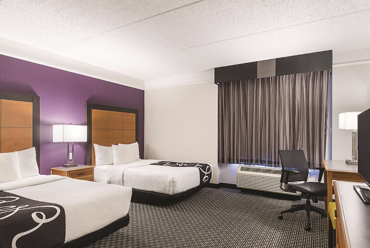 Howard Johnson by Wyndham Sacramento Downtown photo 2
