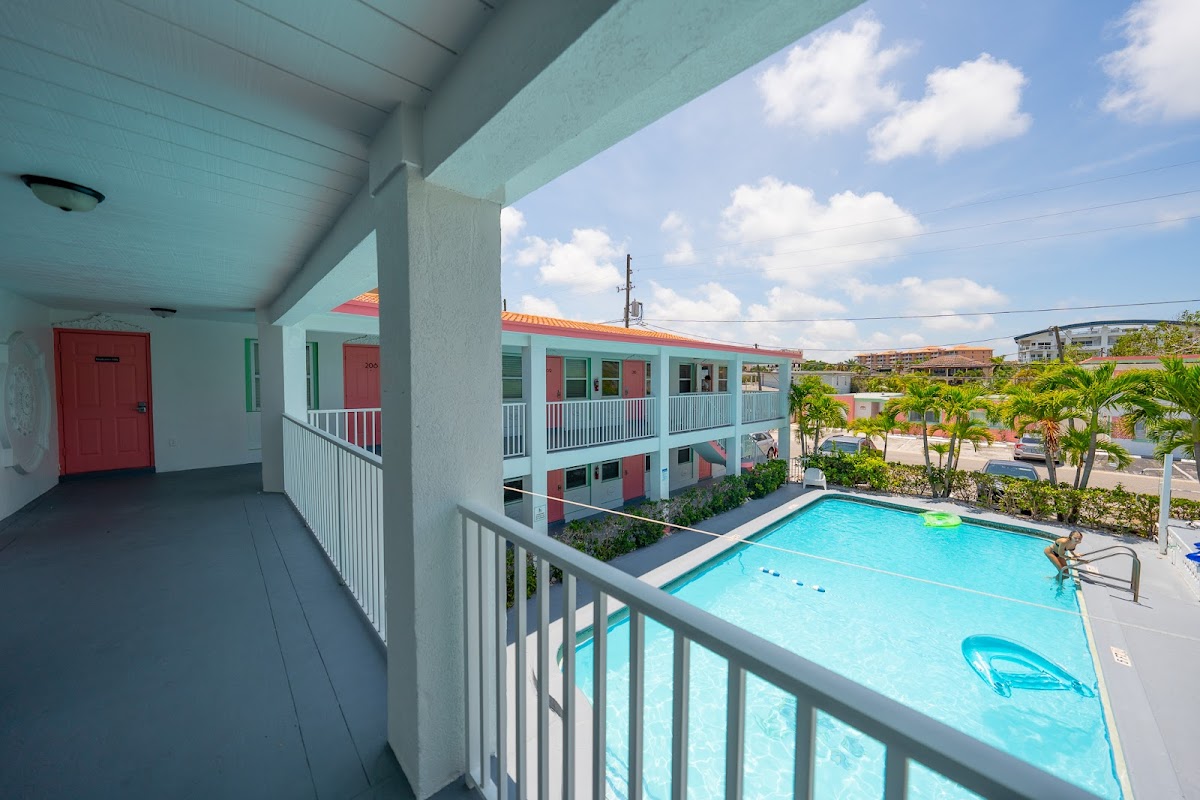 Tropical Breeze - Formerly Wells Manor Since 1953 photo 3