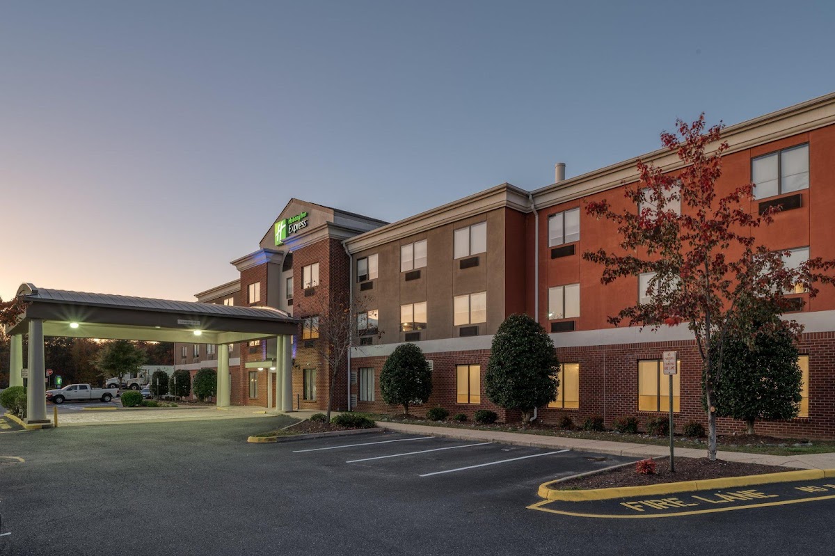 Holiday Inn Express & Suites Thornburg-S. Fredericksburg by IHG