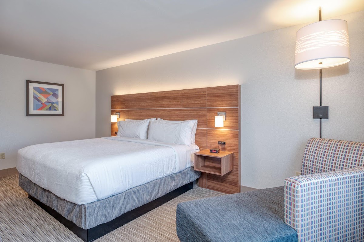 Holiday Inn Express & Suites Thornburg-S. Fredericksburg by IHG photo 2