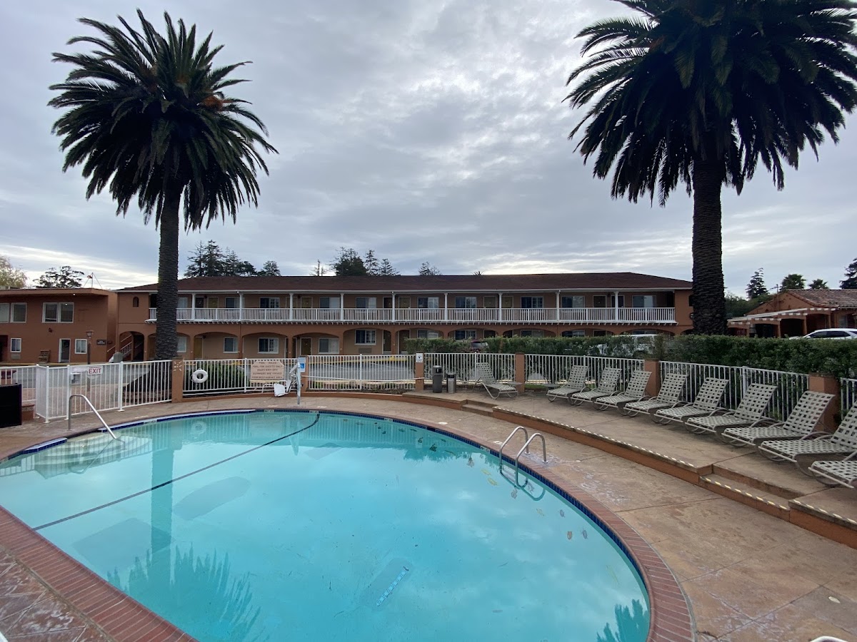 SFO El Rancho Inn, SureStay Collection by Best Western photo 3