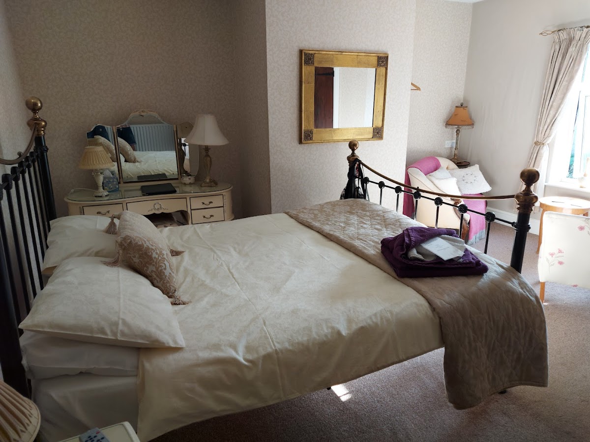 Fitzwarine House photo 3