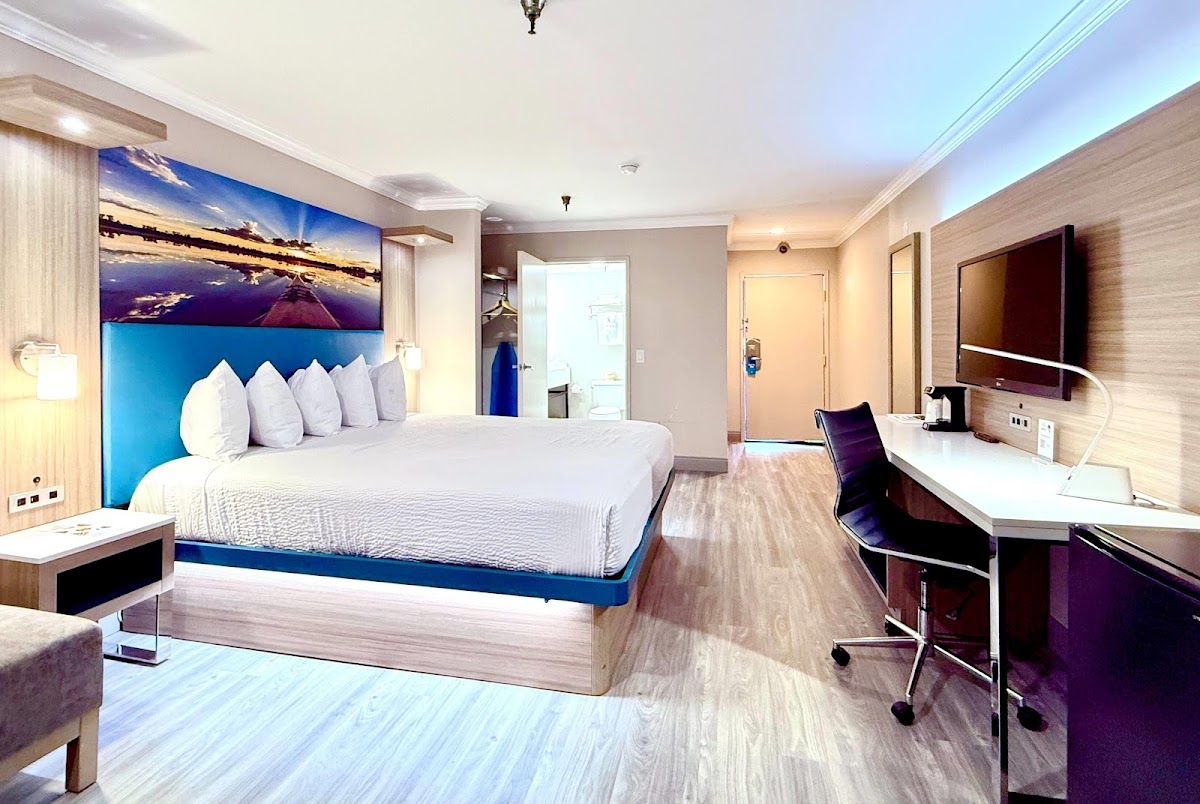 Days Inn by Wyndham Los Angeles LAX/Redondo/Manhattan Beach photo 2
