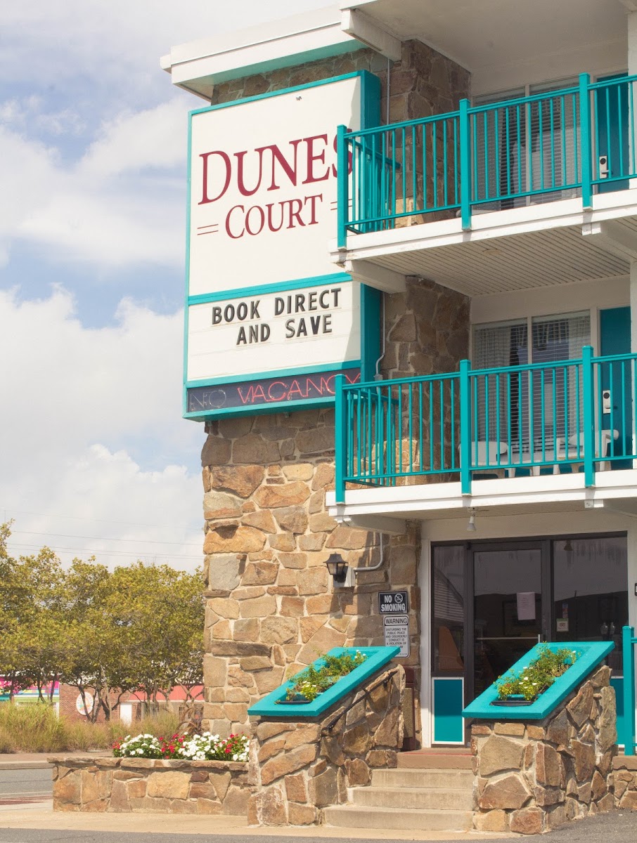 Dunes Court photo 3