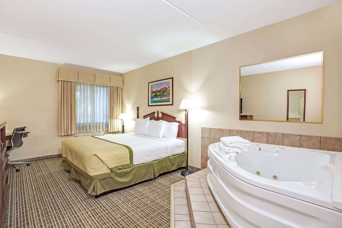 Baymont by Wyndham Louisville Airport South photo 2