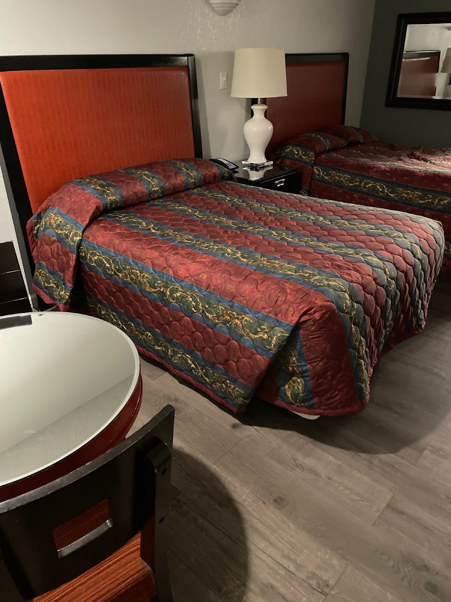 Valley Inn and Suite photo 2