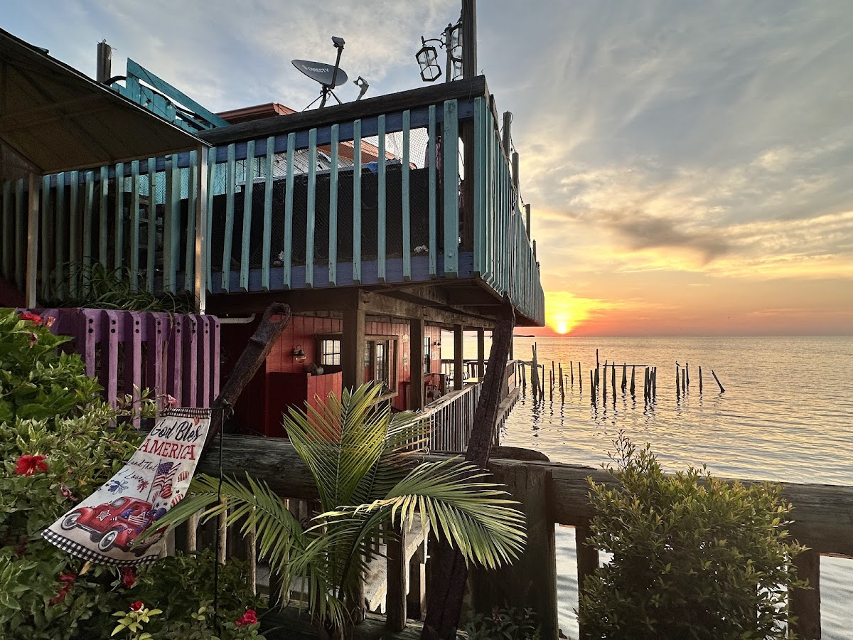 Cedar Key Harbour Master Suites photo 2