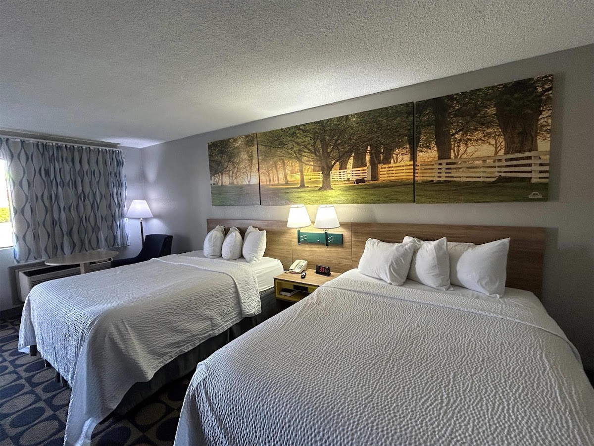 Days Inn by Wyndham Byron photo 2