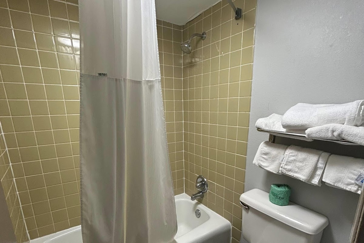 Days Inn by Wyndham Byron photo 3