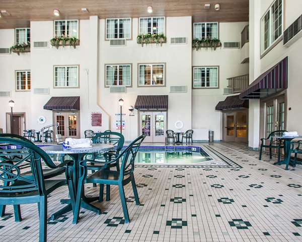 Comfort Suites Milwaukee Airport