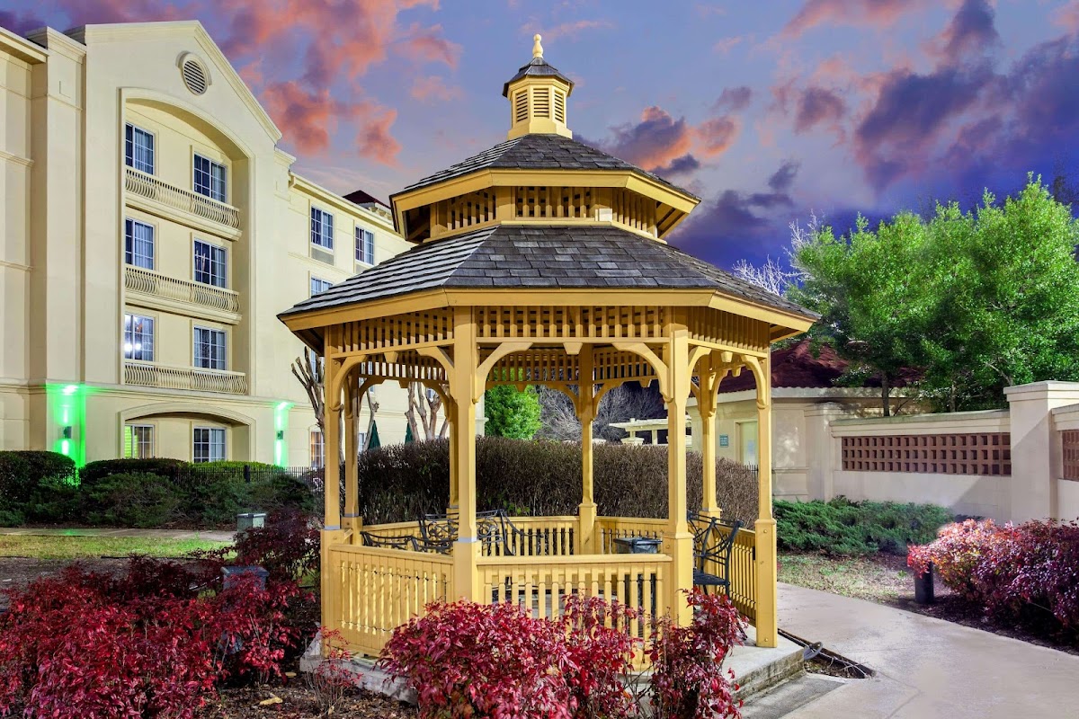 La Quinta Inn & Suites by Wyndham Birmingham Hoover