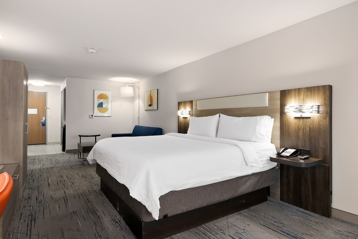 Holiday Inn Express & Suites Jourdanton-Pleasanton by IHG photo 2