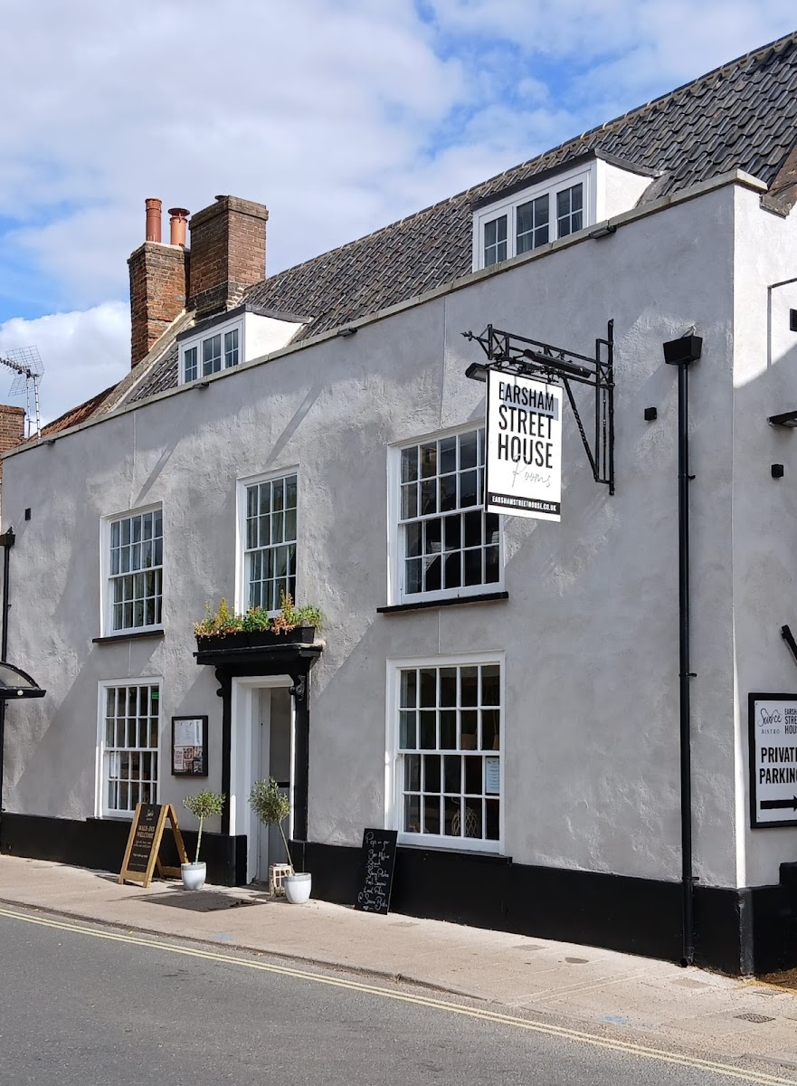 Earsham Street House