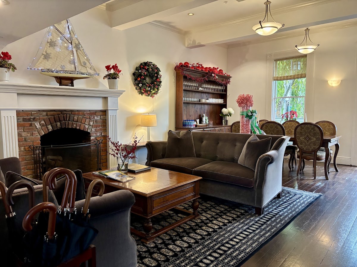 The Gables Inn Sausalito photo 2