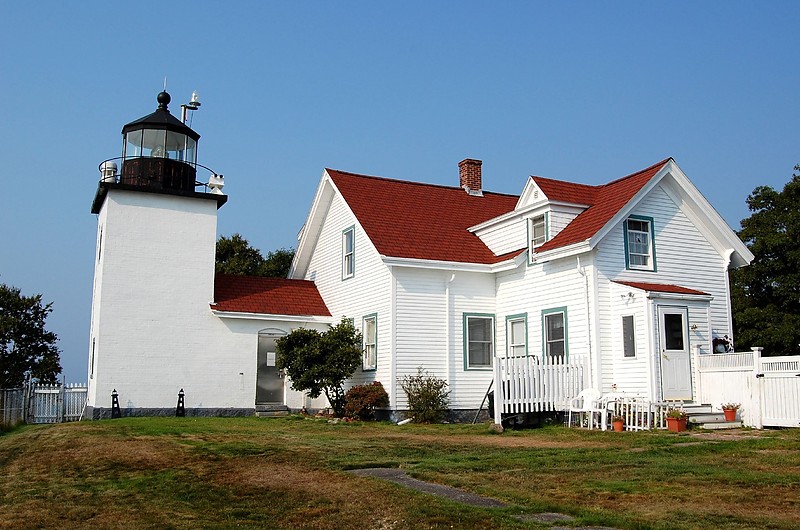 Fort Point Lighthouse