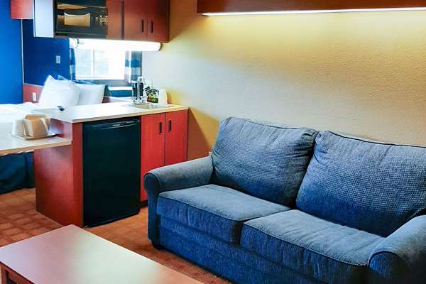 Starkville Inn & Suites photo 3
