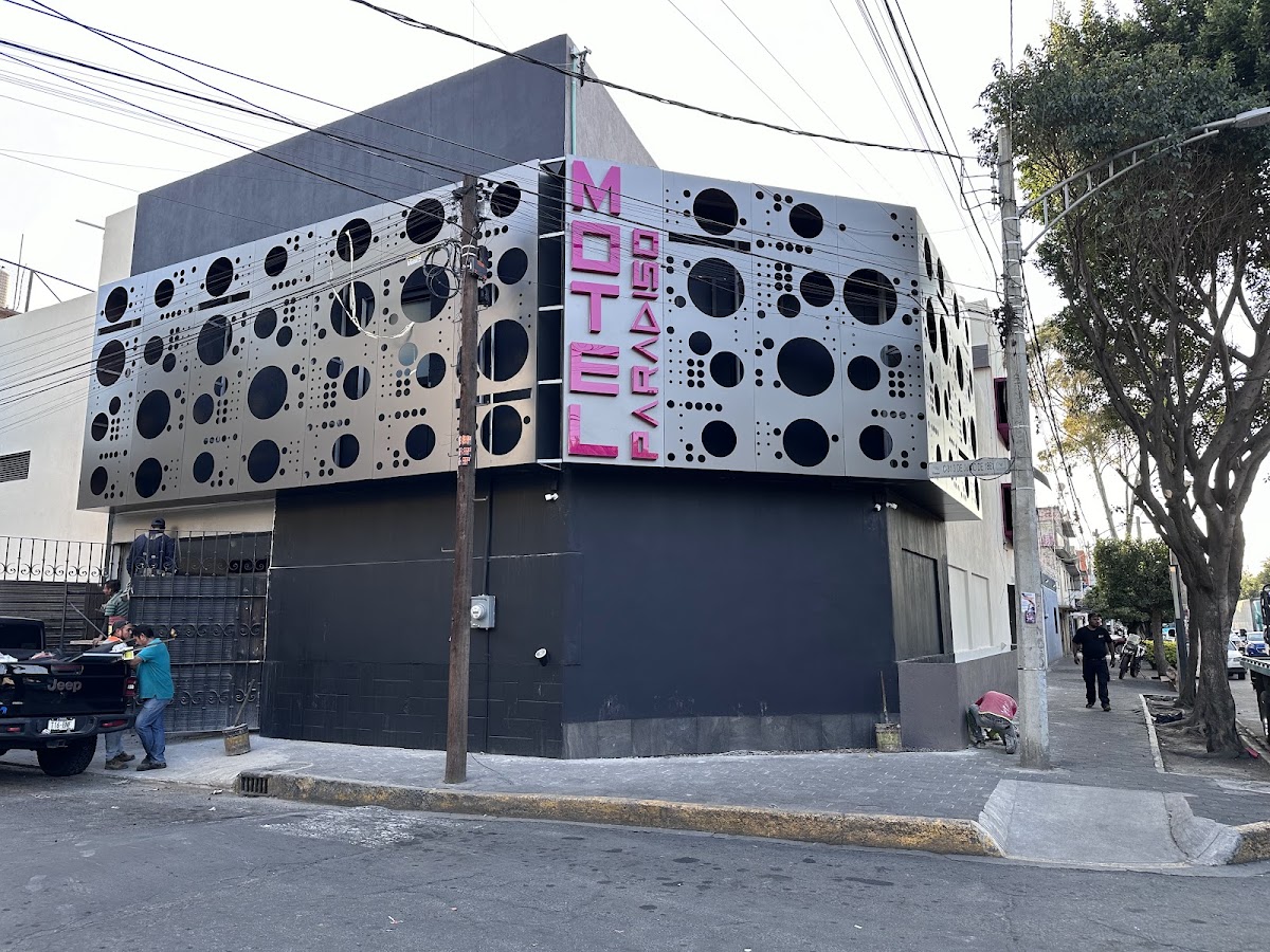 Paradiso Motel