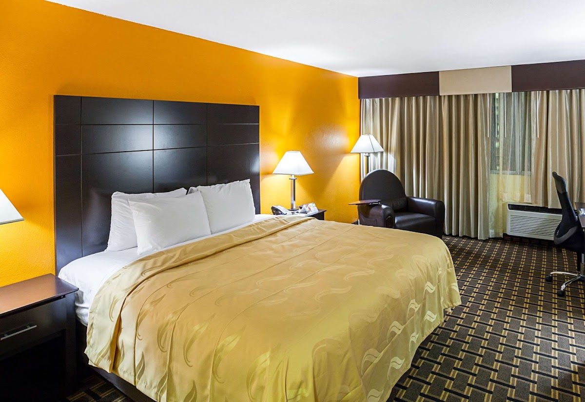 Quality Inn & Suites Cincinnati Downtown Area photo 2
