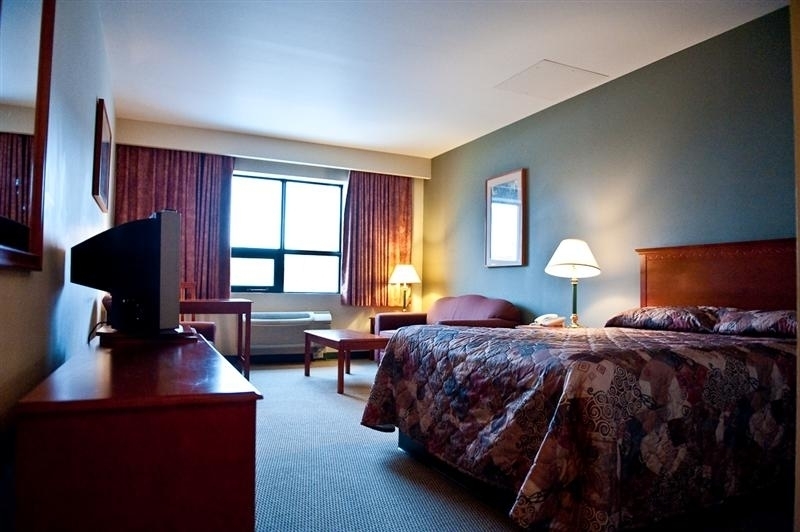 Barrhead Neighbourhood Inn photo 2