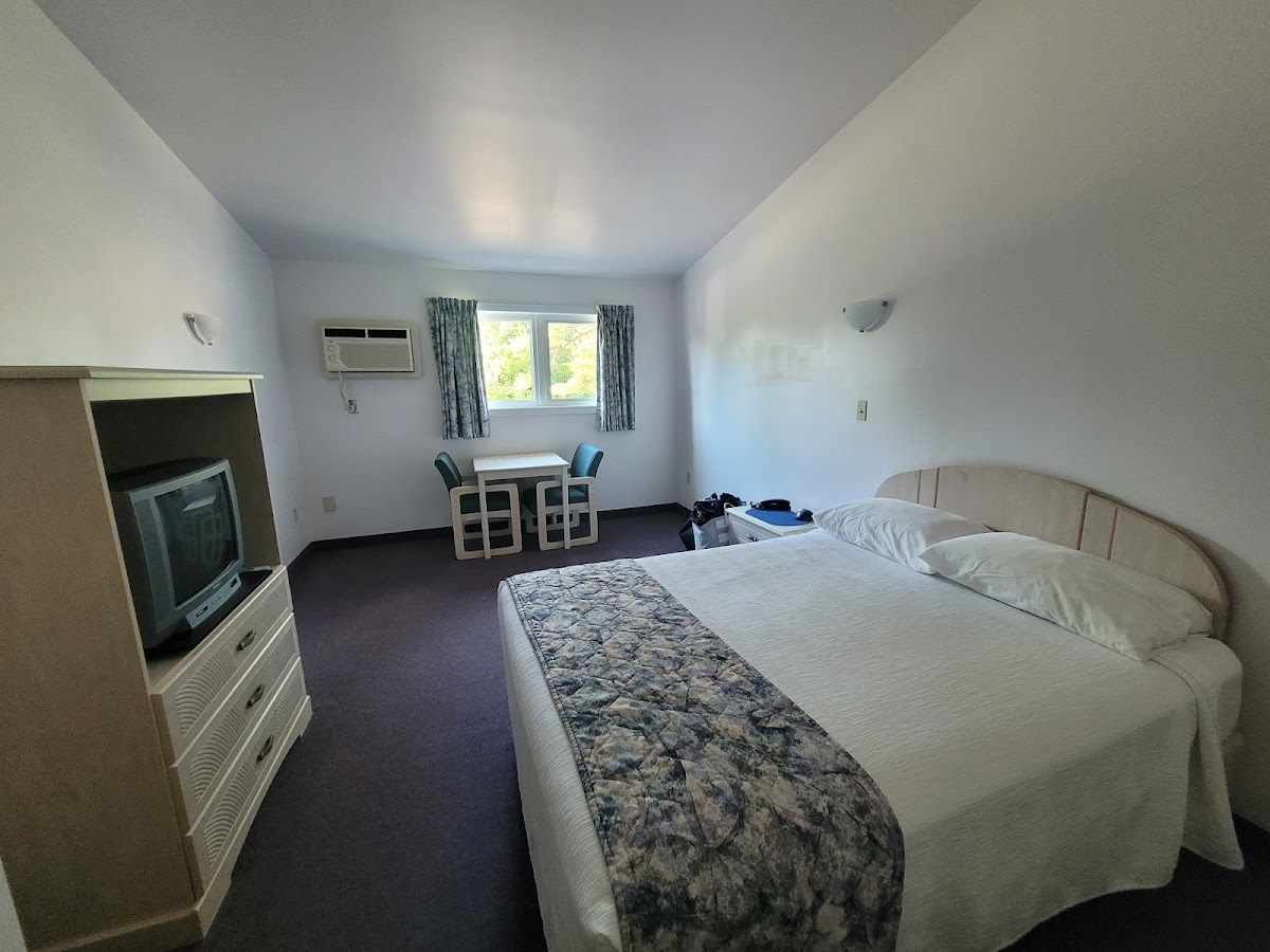 Centennial Motel photo 2