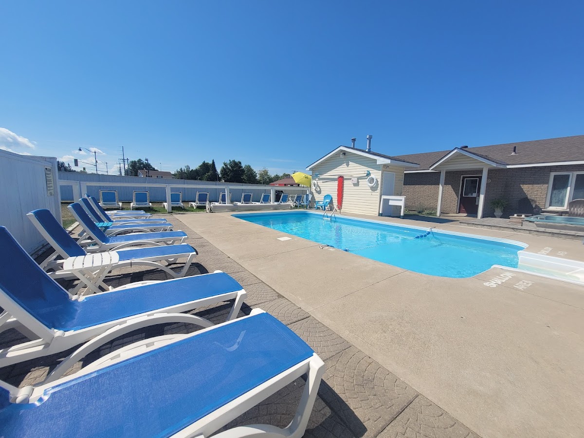 Centennial Motel photo 3