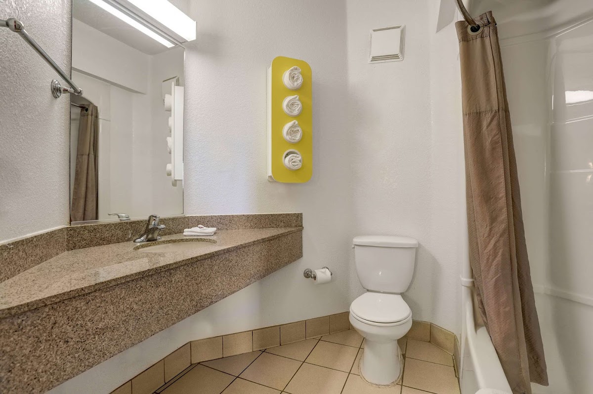 Motel 6 Lemoore, CA photo 3