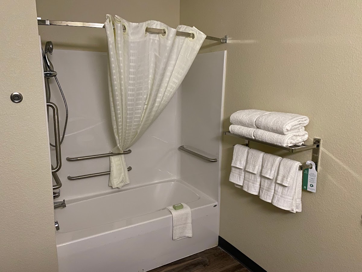 Cobblestone Inn & Suites - Forest City photo 3