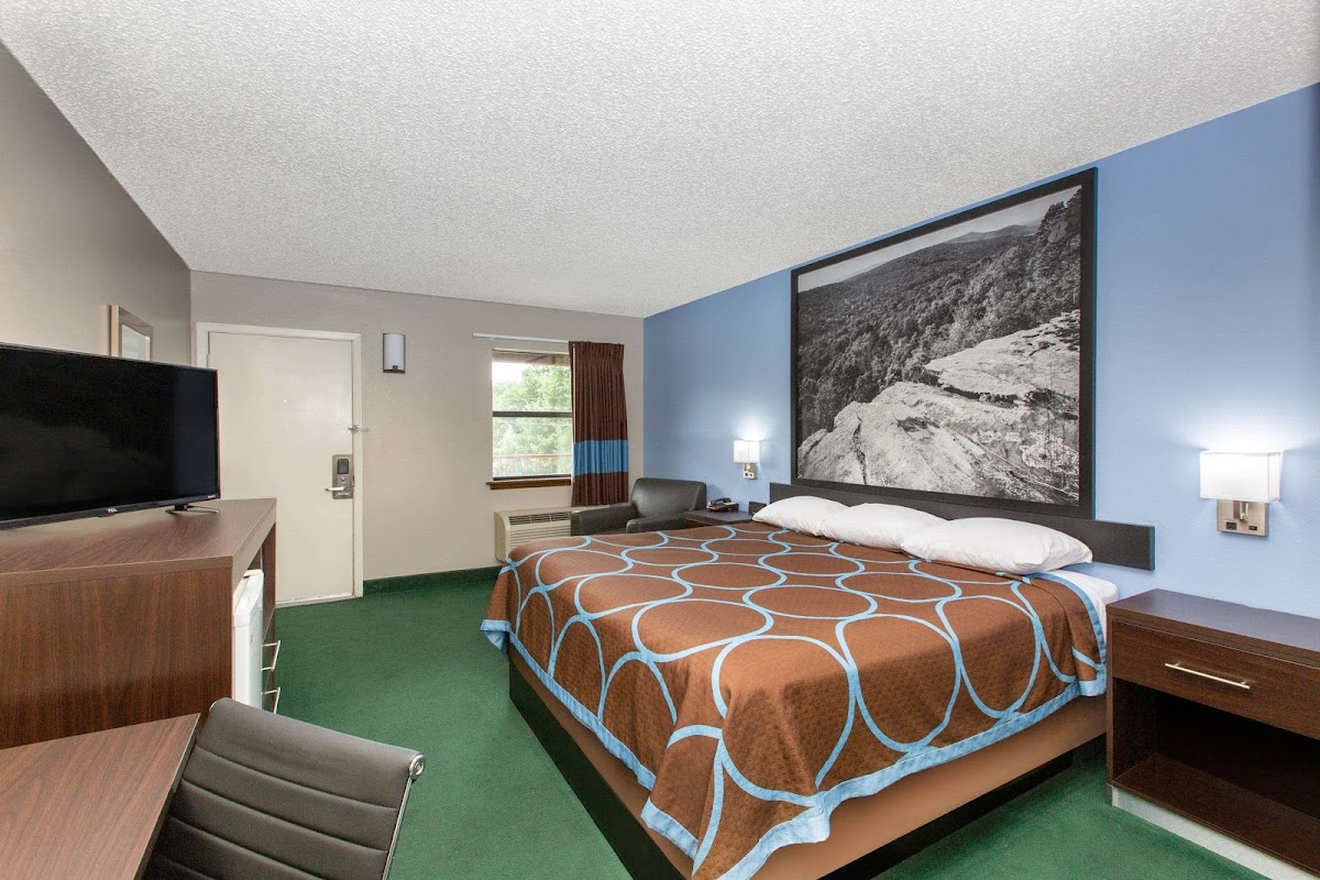 Super 8 by Wyndham Malvern photo 2