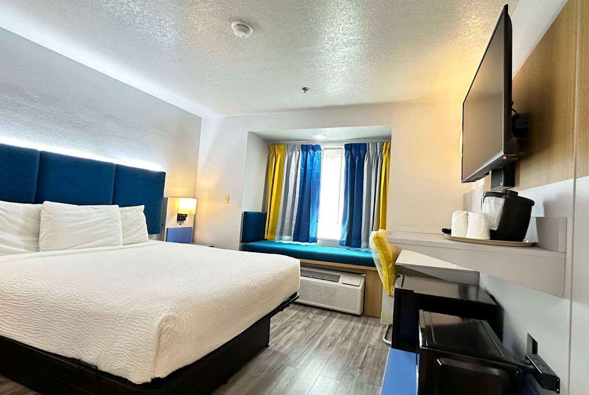 Microtel Inn & Suites by Wyndham Gallup photo 2