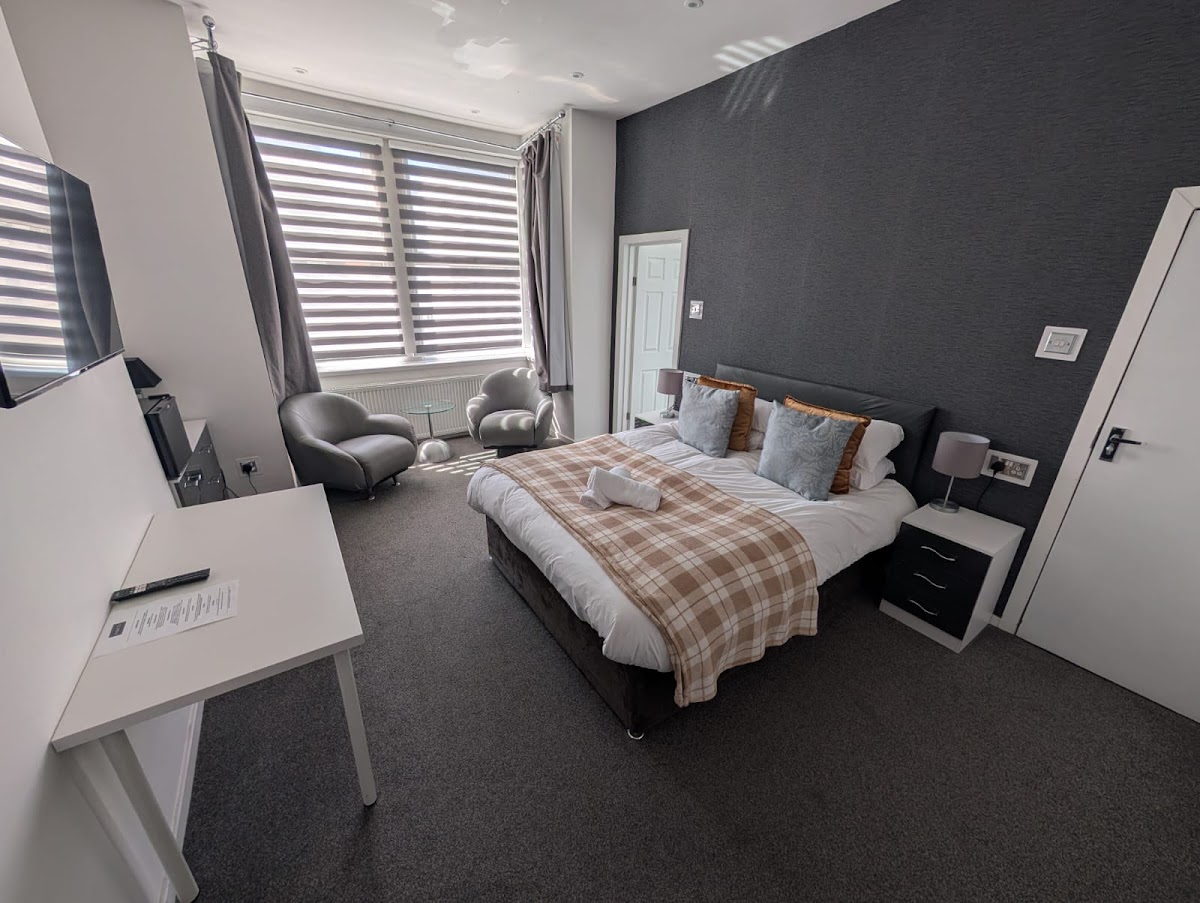 Hotel 33
