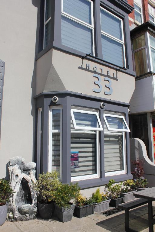 Hotel 33 photo 2