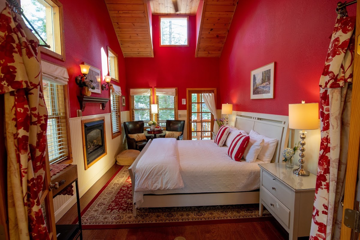 Elliott House Boutique Inn photo 2