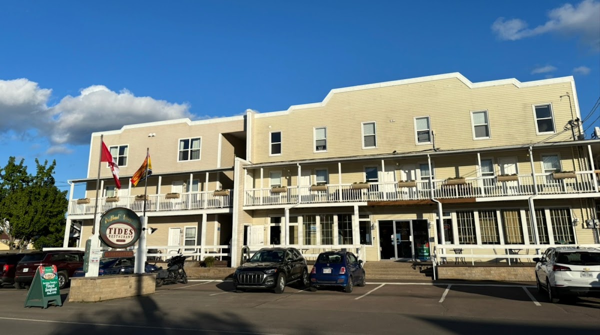 Parkland Village Inn