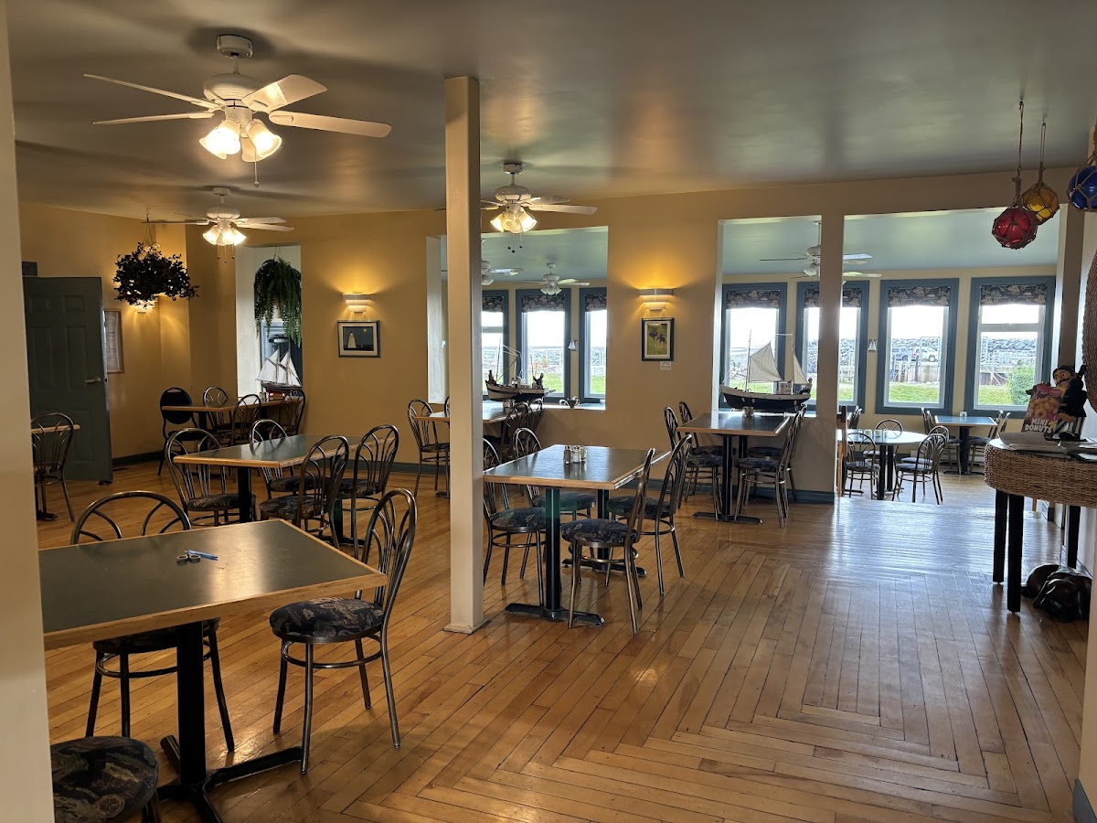 Parkland Village Inn photo 3