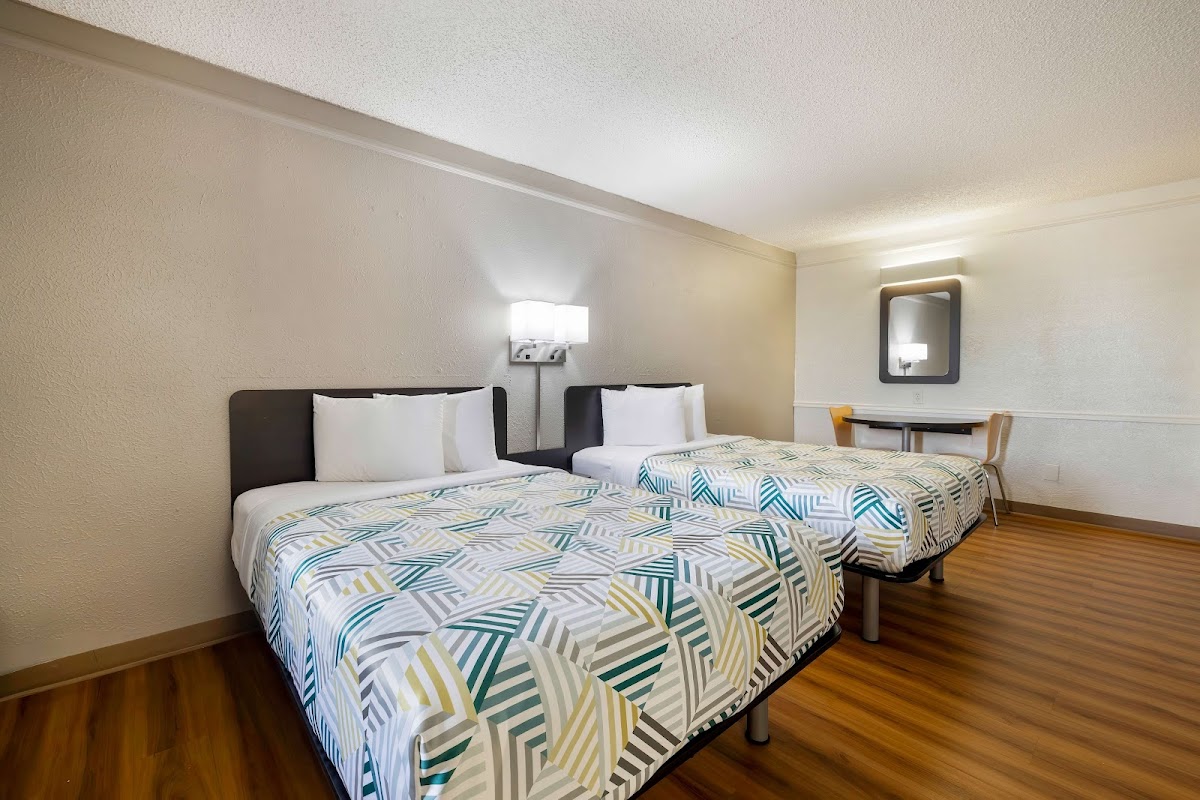 Motel 6 Beaumont, TX photo 2