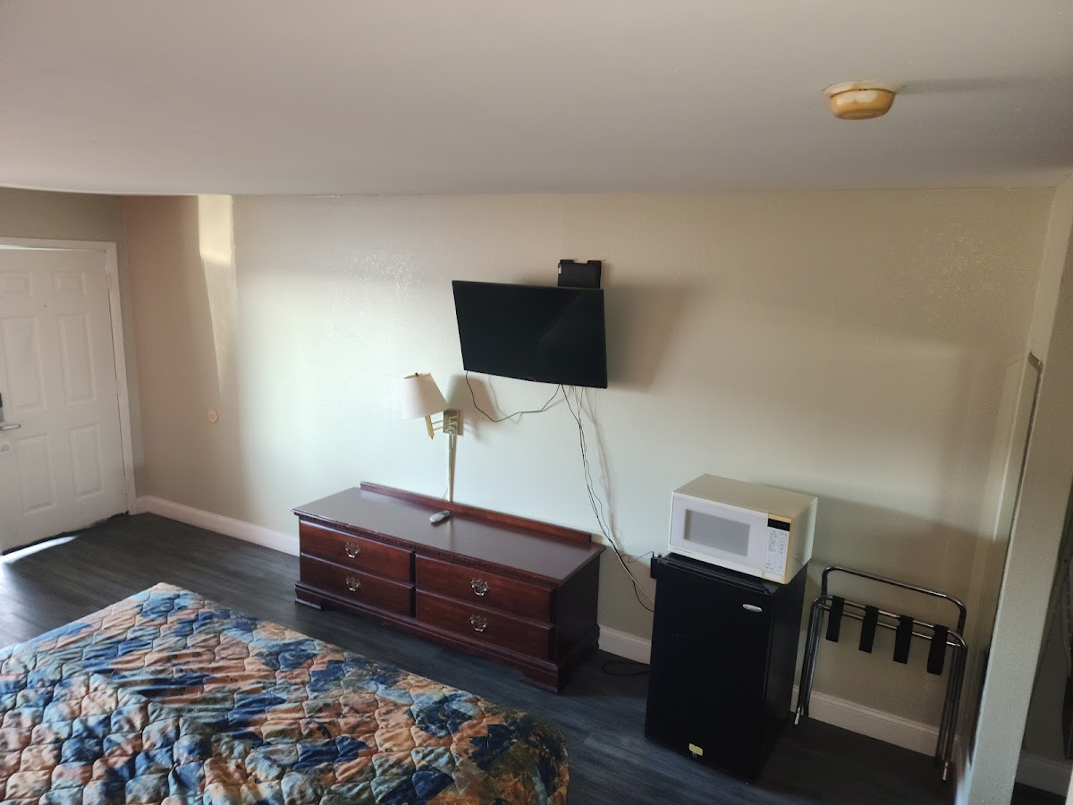 Regency Travel Inn photo 2