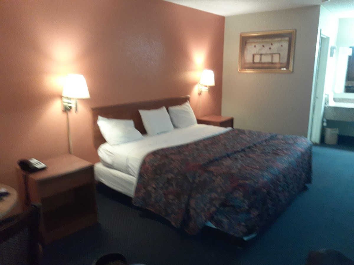 Regency Travel Inn photo 3
