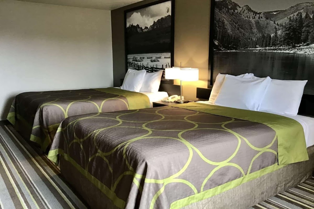 Super 8 by Wyndham Blackfoot photo 2