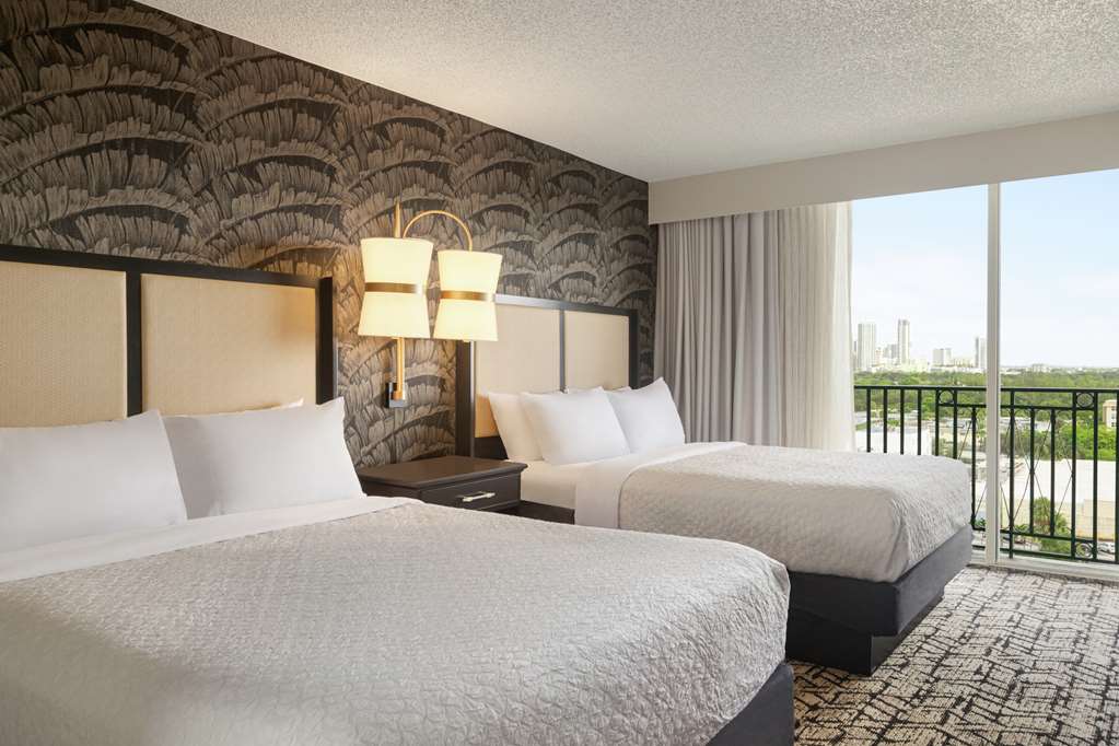 Embassy Suites by Hilton Fort Lauderdale 17th Street photo 2