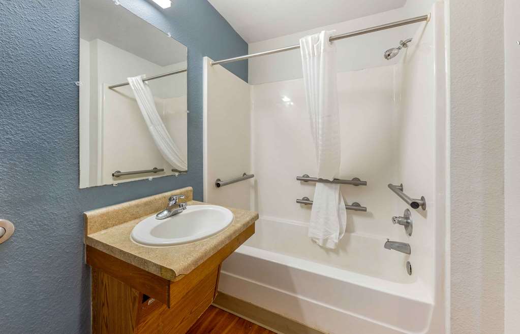 Extended Stay America Select Suites- Oklahoma City - Del City photo 2