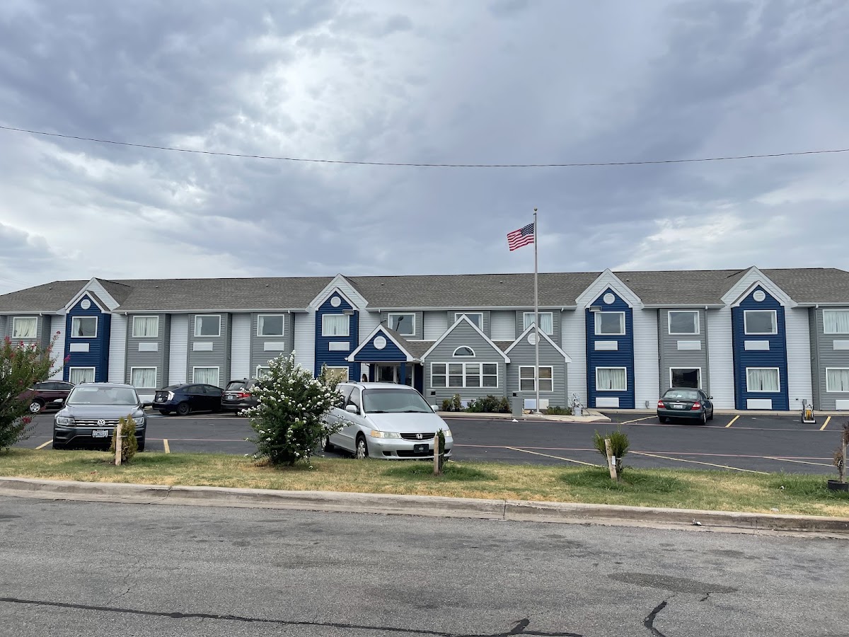 Microtel Inn & Suites by Wyndham Ardmore photo 2