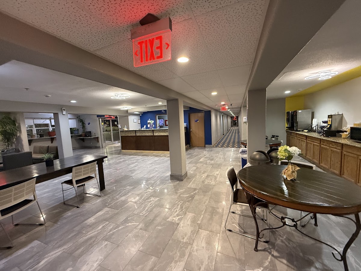 Microtel Inn & Suites by Wyndham Ardmore photo 3