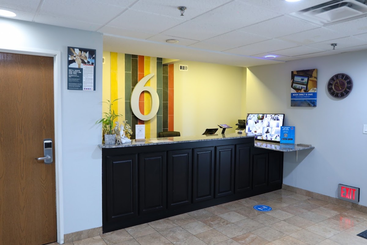 Motel 6 Irving, TX - Irving DFW Airport South photo 3